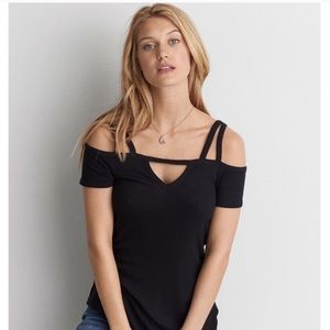American Eagle • rib • cold shoulder • black